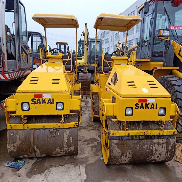 供应日本酒井3吨双钢轮压路机