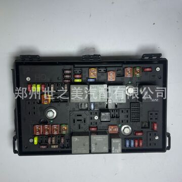 汽配适用别克英朗自波发动机保险丝盒保险丝座汽车配件13302316