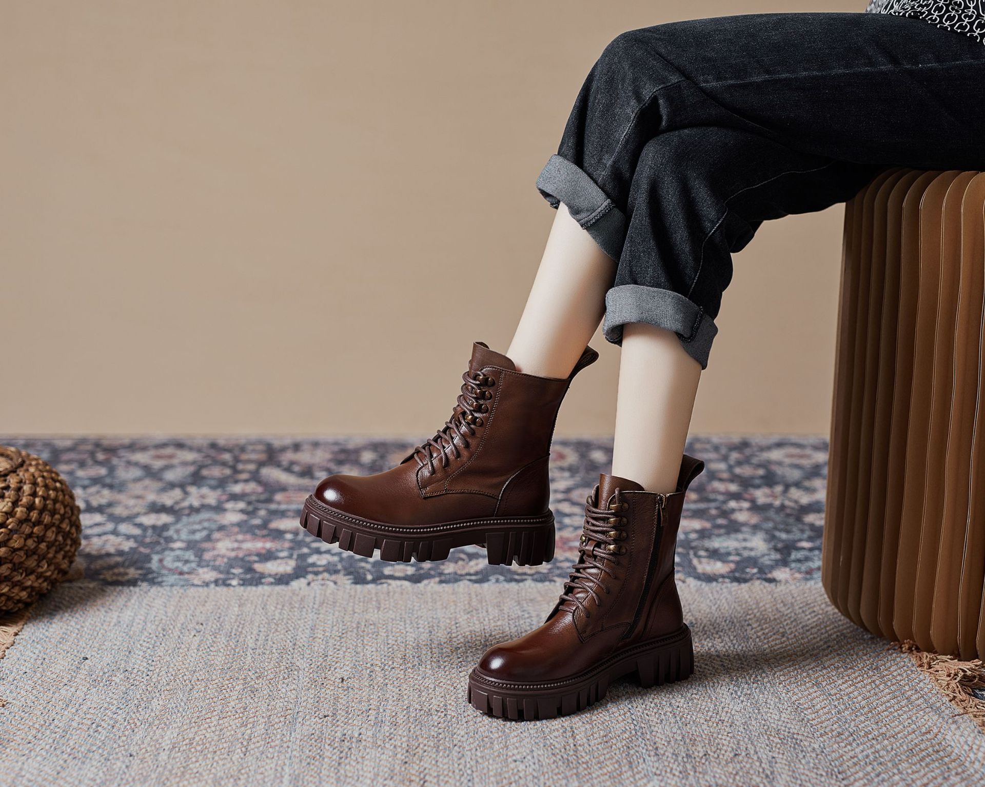 粗跟厚底短款马丁靴女复古保暖真皮系带英伦风女式皮靴女棉鞋