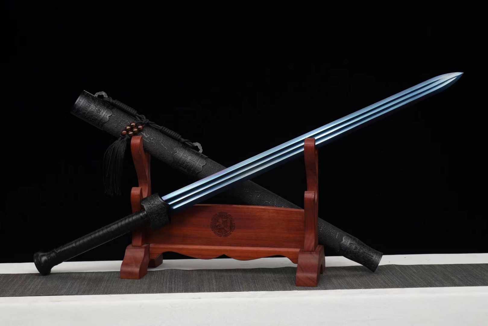 龙泉市宝剑刀剑一体高锰钢烤蓝黑色赵云剑手工锻打武术刀剑未开刃