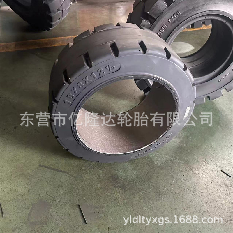 光面压配式实心轮胎241/2*9*19铣刨机241/2*10*19620*255*470耐磨