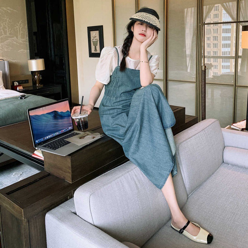 休闲复古穿搭t恤配牛仔连衣裙女夏2024新款收腰吊带长裙两件套装