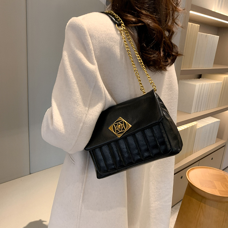 High-End Western Style Diamond Pattern Chain Bag Women's 2022 New Versatile Texture Niche Shoulder Messenger Bag Small Square Bag