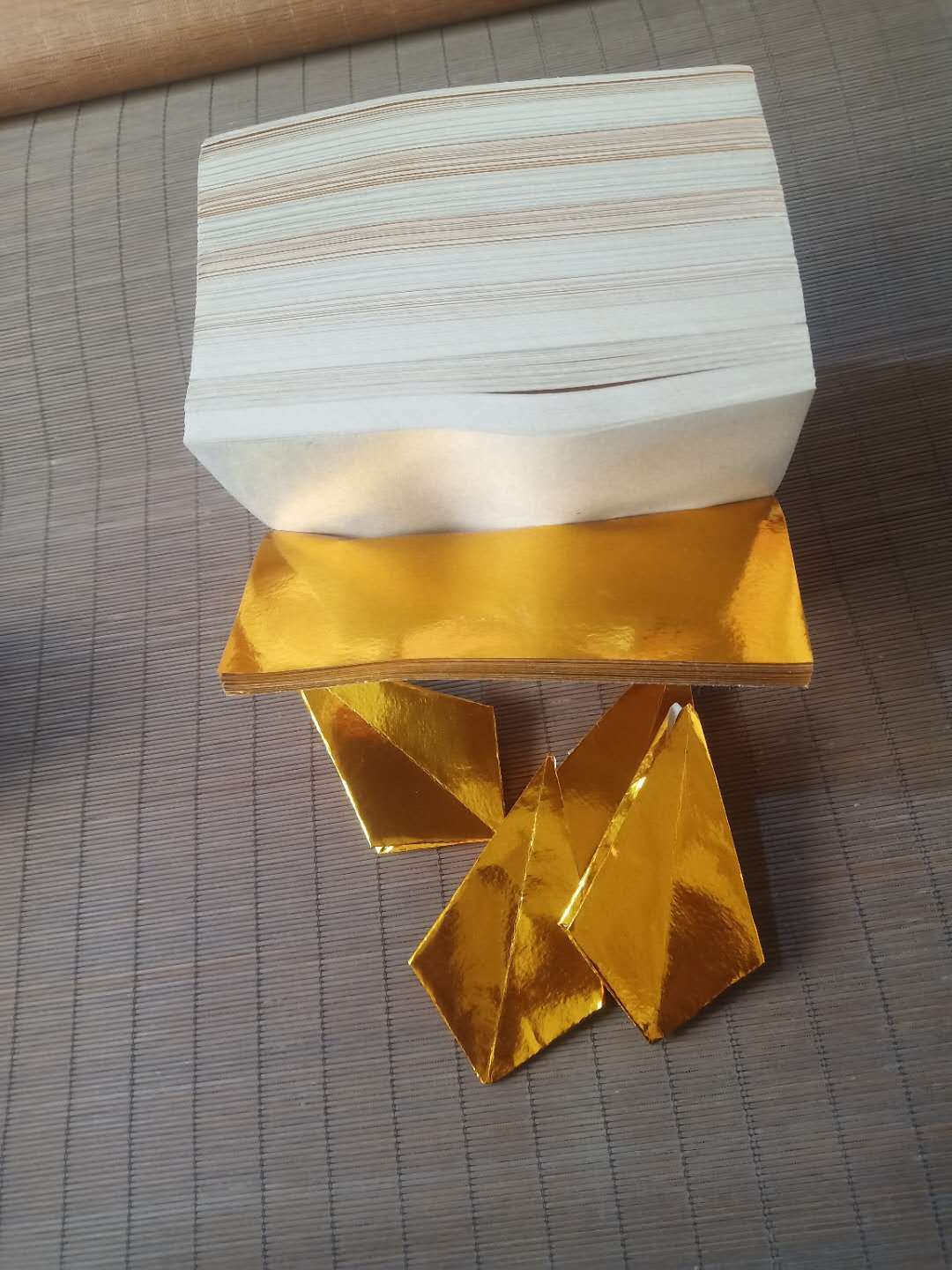 14-14厘米狗头金纸 元宝纸金箔纸烧纸祭祀用品黄金纸元宝金克子纸