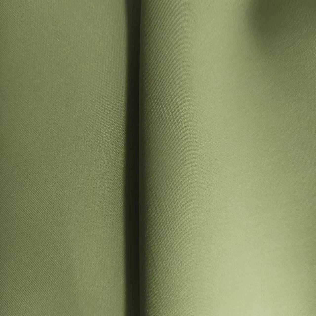 锦涤氨混纺风衣面料时尚外套高弹消光空气层加厚面料亲肤光滑细腻