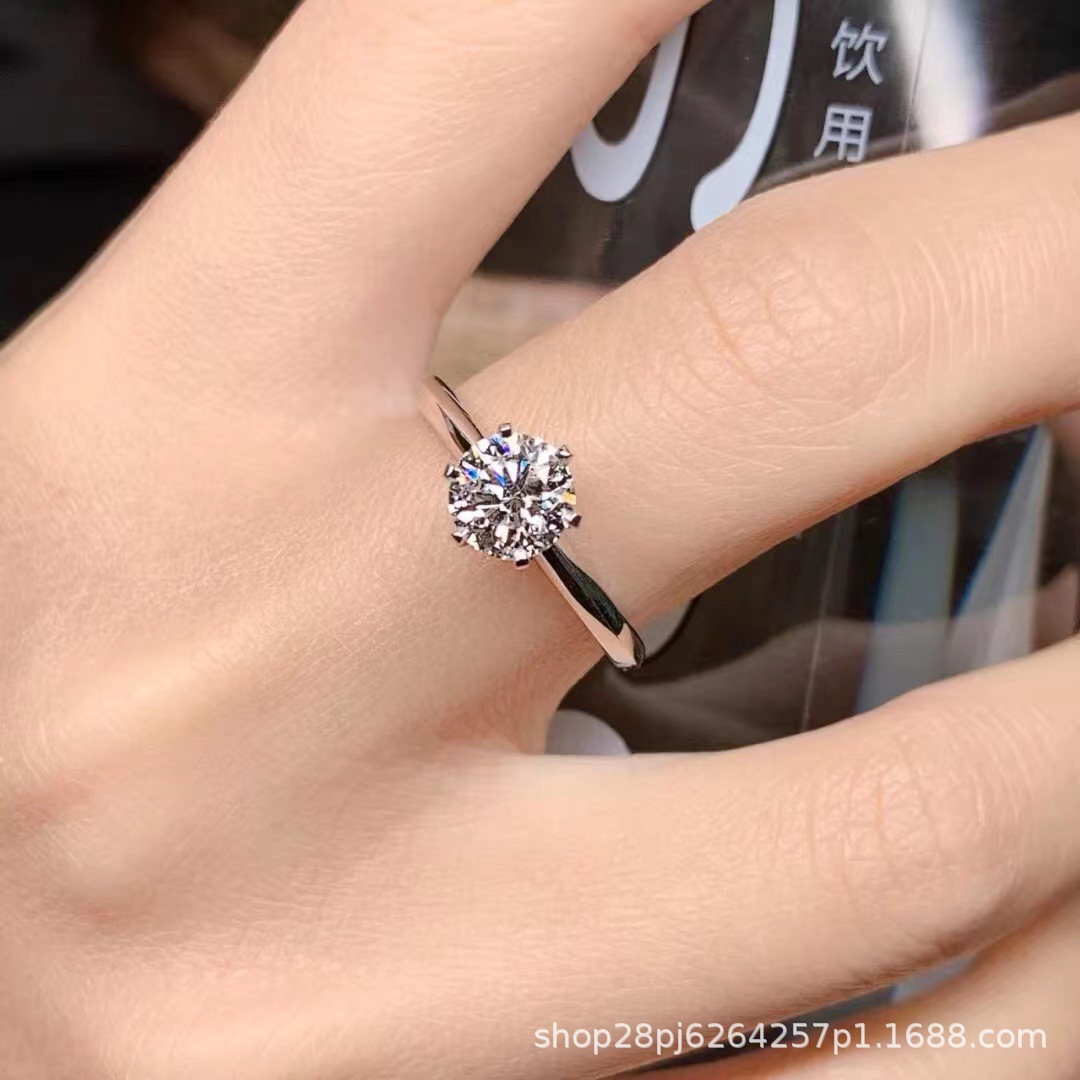 钻戒s925镀白金求婚婚礼钻戒一克拉莫桑情侣对戒气质百搭戒指