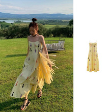 海边度假连衣裙黄色印花吊带收腰长裙沙滩裙女夏季法式古典花瓶裙