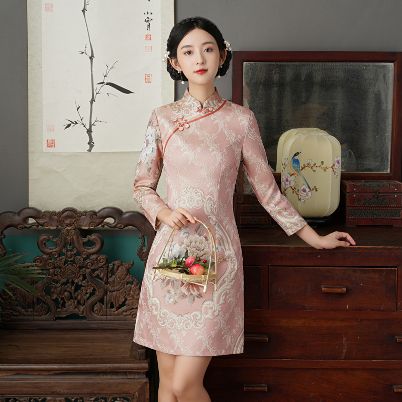 西荷2021年秋冬新款锦缎刺绣国风复古修身短款小个子旗袍连衣裙