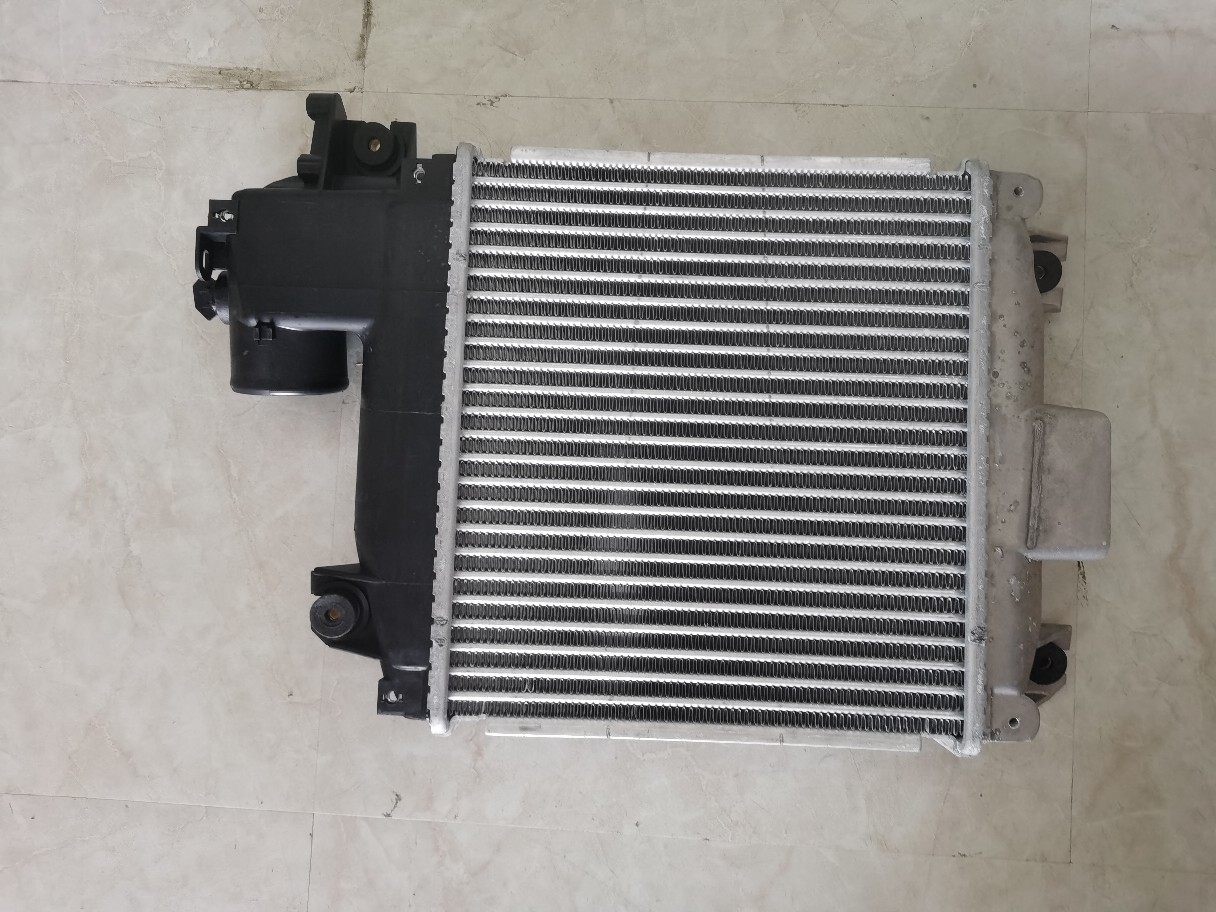 适用于丰田hilux vigo汽车中冷器17940-0l060-阿里巴巴