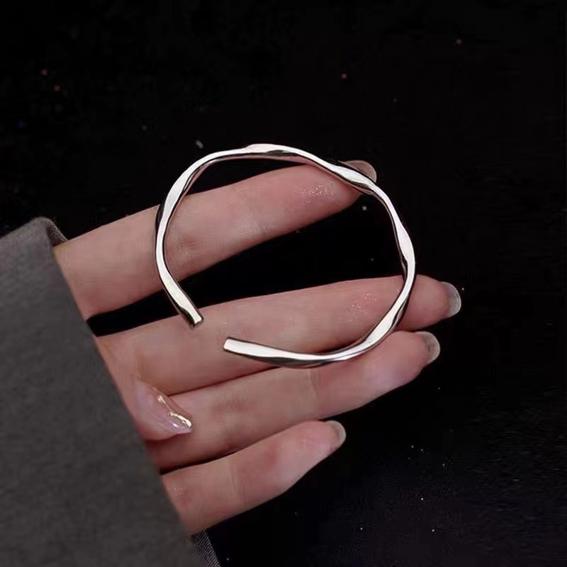 Mobius S999 Sterling Silver Bracelet for Women Special-Interest Design High-Grade Gift for Girlfriend and Girlfriend Qixi Gift Silver Bracelet