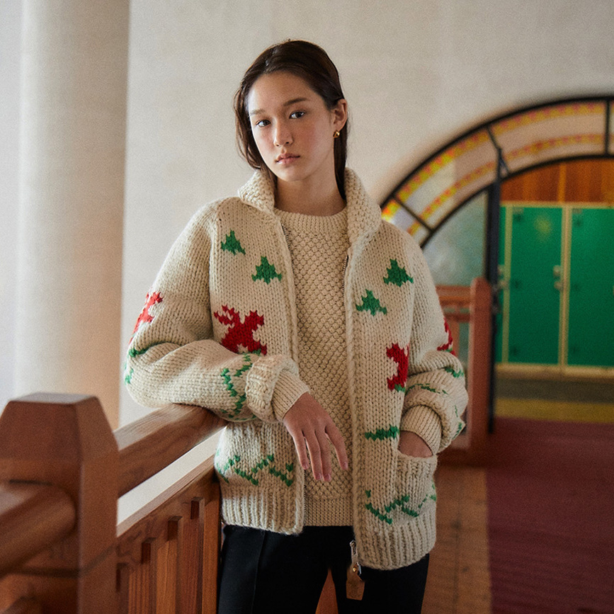 2023 [Spot] Han Dongdaemun Winter New Woven Wool Christmas Lapel Color Matching Zipper Knitted Cardigan Sweater
