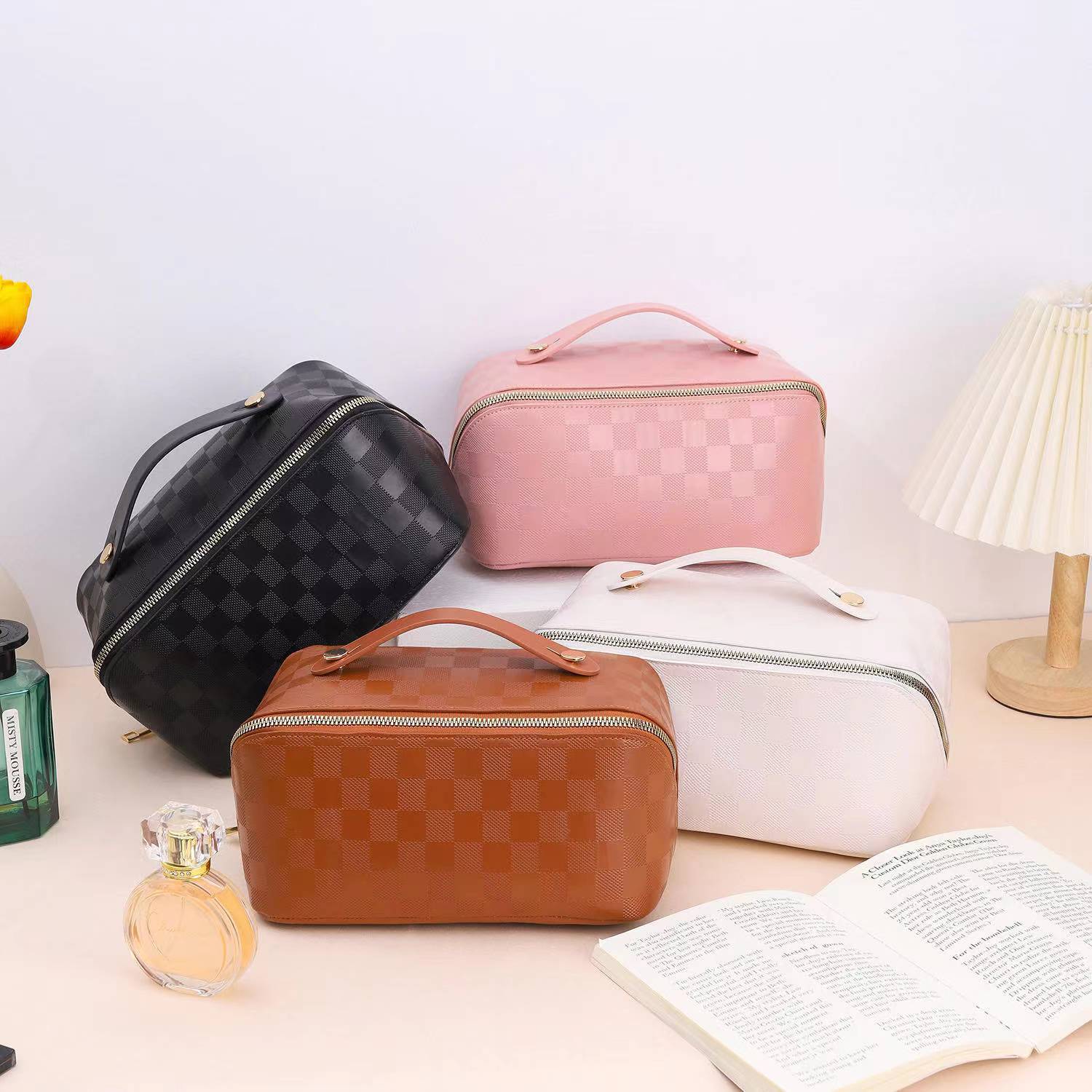 2023 Net Red High-Looking Portable Chessboard Plaid Leather Organ Pillow Cosmetic Bag Portable Retro Style Cosmetic Bag