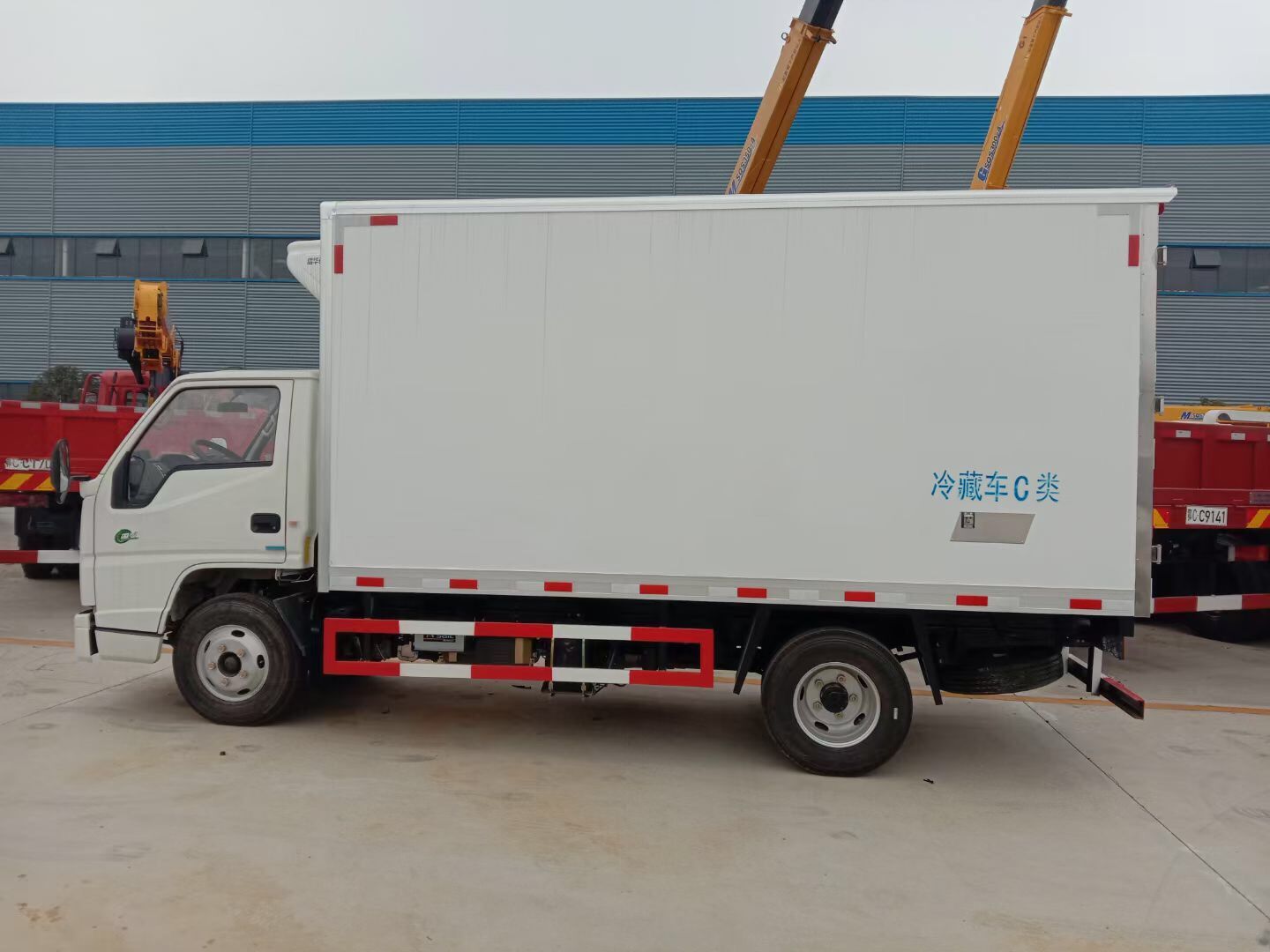 冷冻食品-18度f类冷藏车 冷冻鱼物流车 集装箱式冷柜保温车