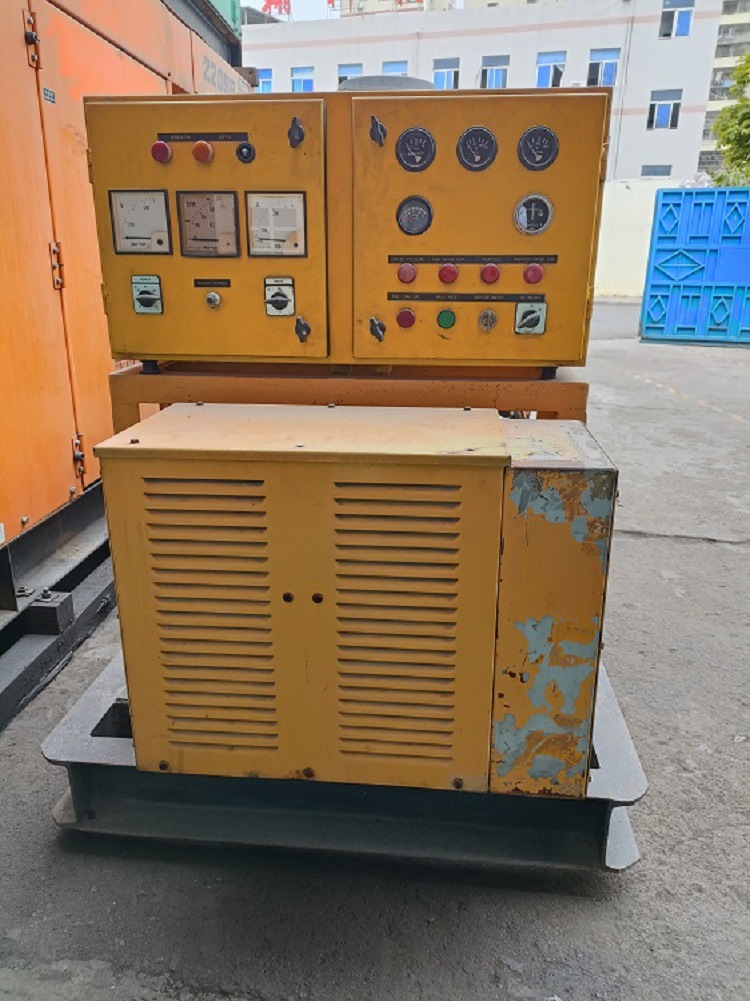 柴油小松发电机