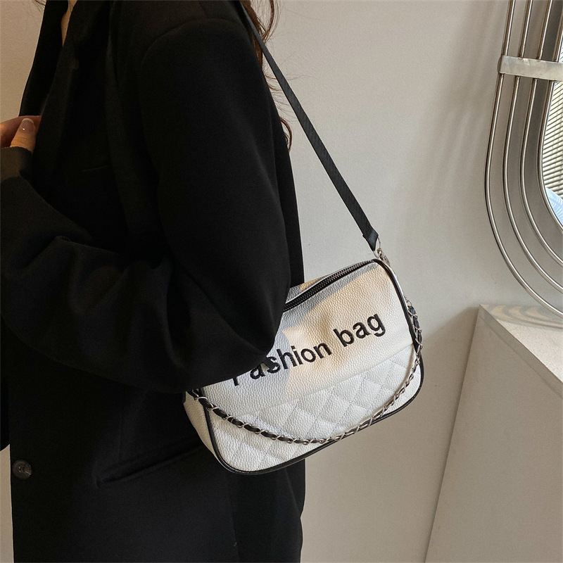 Fashion Rhombus Shoulder Bag 2022 Autumn New Fashion Letters Messenger Bag Large Capacity Commuter Travel Chain Bag