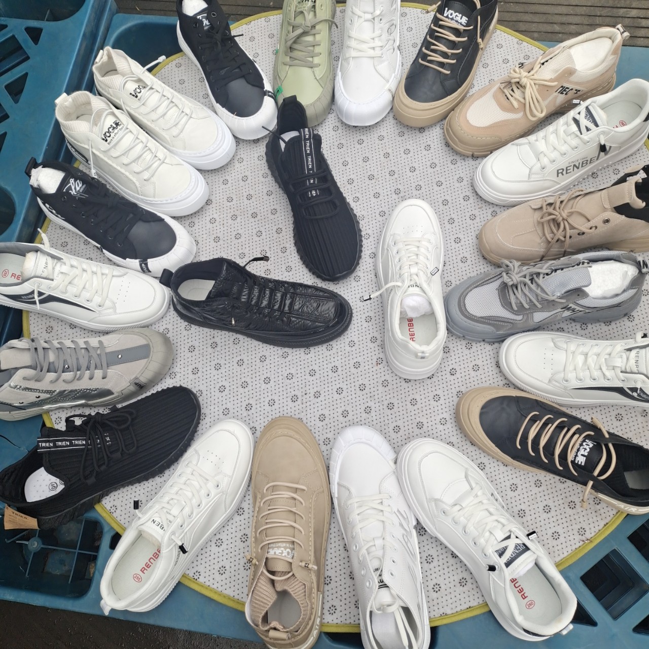 库存鞋尾货鞋批发地摊鞋处理鞋杂款男女鞋断码鞋一手货源内销外贸