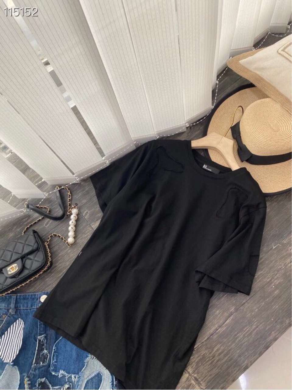 22年夏季新款黑色破洞修补个性设计大版t恤女休闲时尚