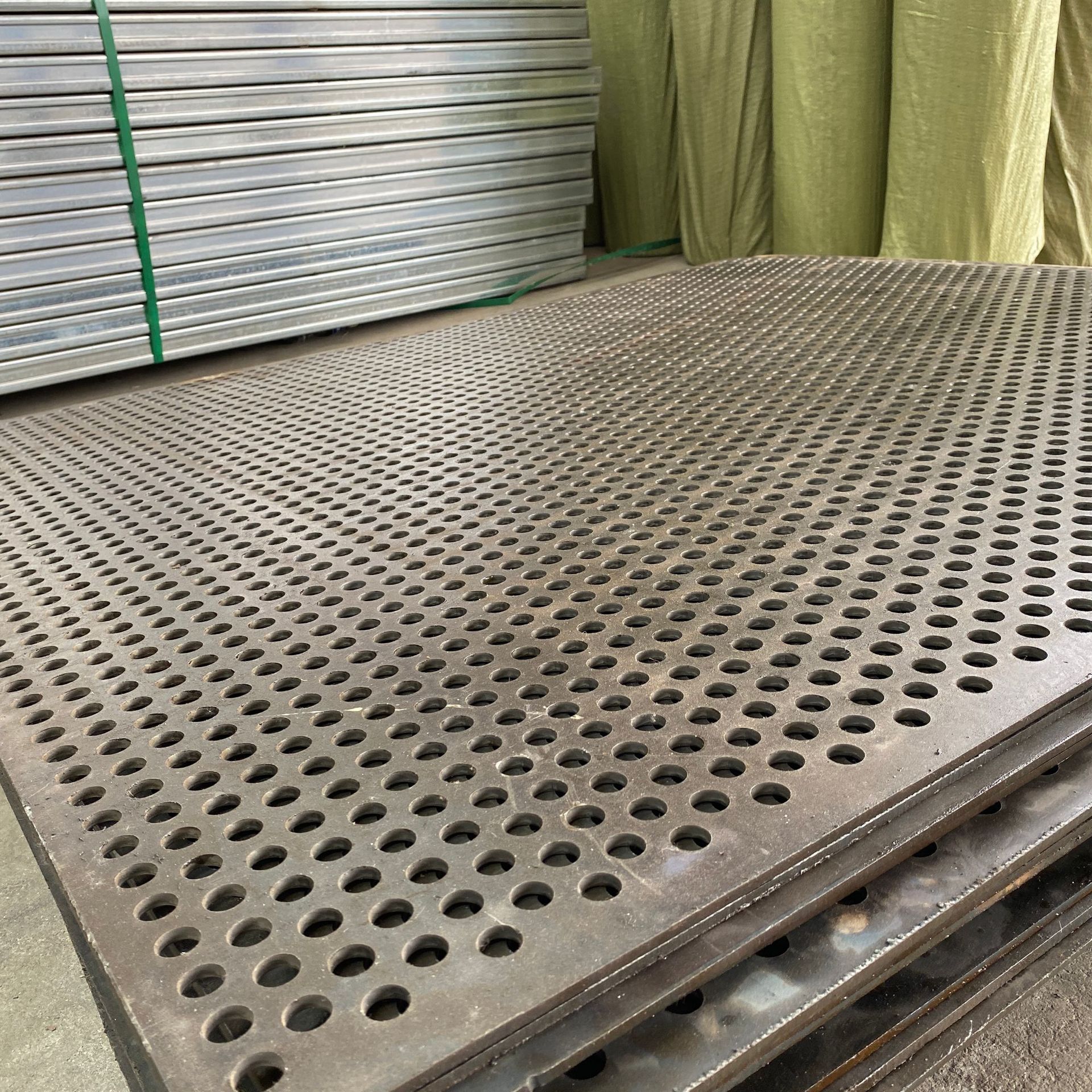 重型圆孔冲孔网板筛板锰钢筛板加厚振动筛洗砂筛网