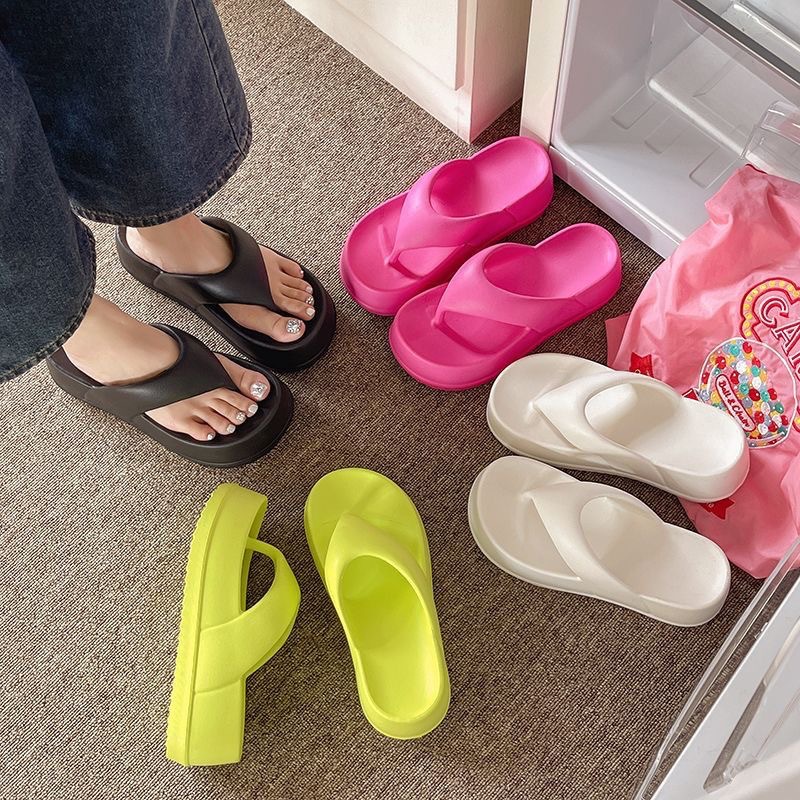 厚底人字拖女士夏季外穿踩屎感增高时尚百搭软底沙滩夹脚凉拖鞋批