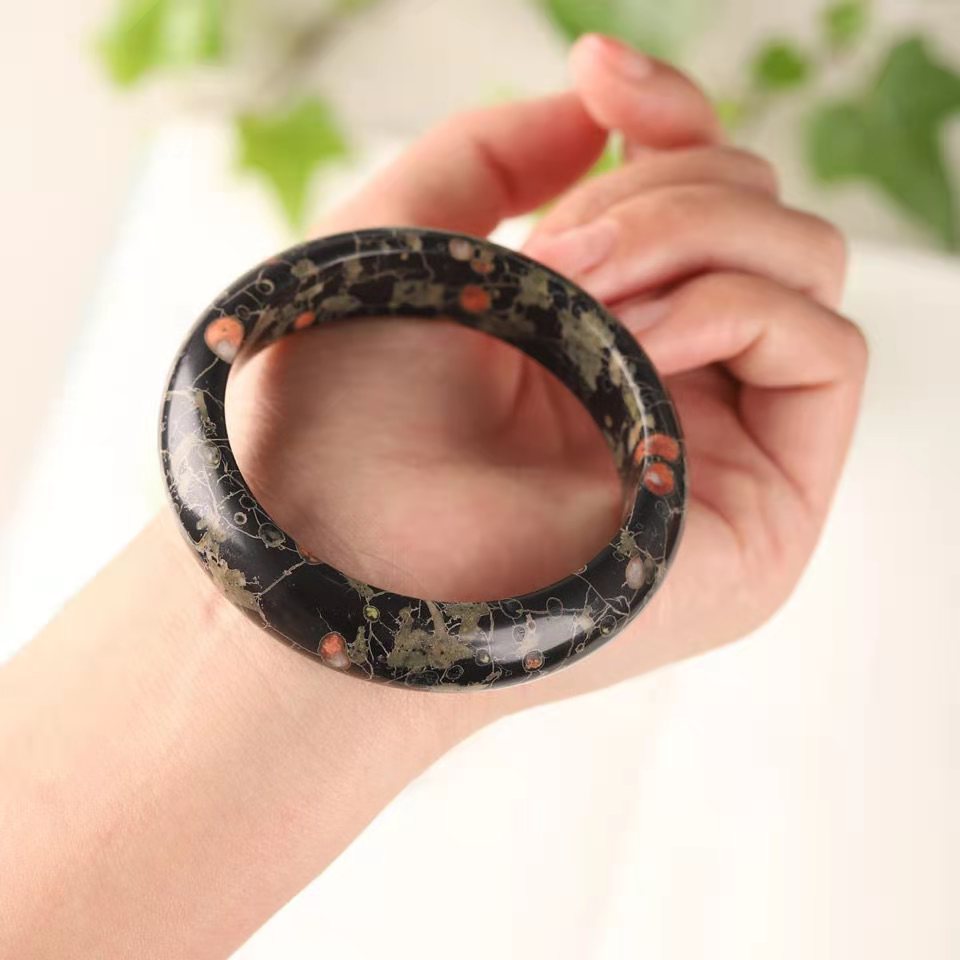 新款梅花玉手镯手镯梅花玉女款手镯