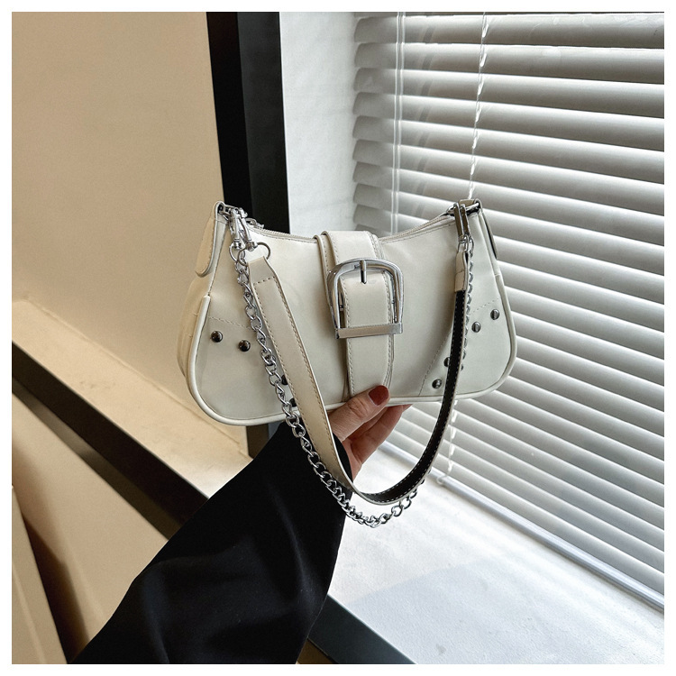 Rivet Personalized Bag 2023 New Spring Stylish Textured Solid Color Chain Shoulder Small Square Bag Western Style Crossbody Bag