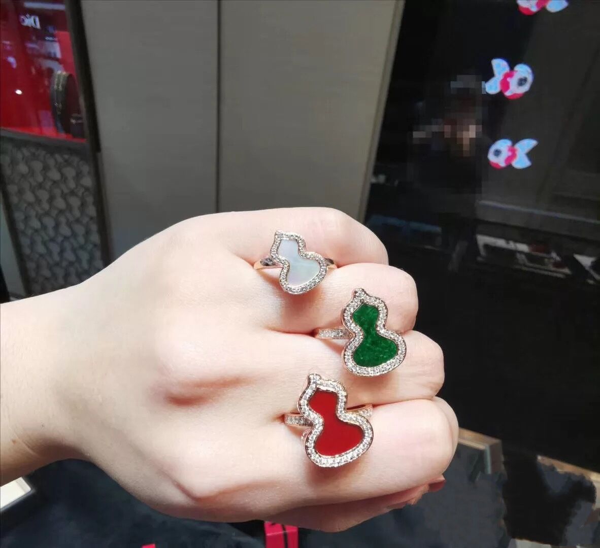 麒麟葫芦戒指925纯银镀18k金麒麟镶钻白贝母戒指红玉髓指环手饰品