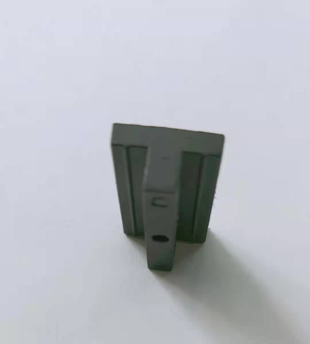 塑木地板卡扣 塑木地板连接料 起边扣t型塑料卡扣