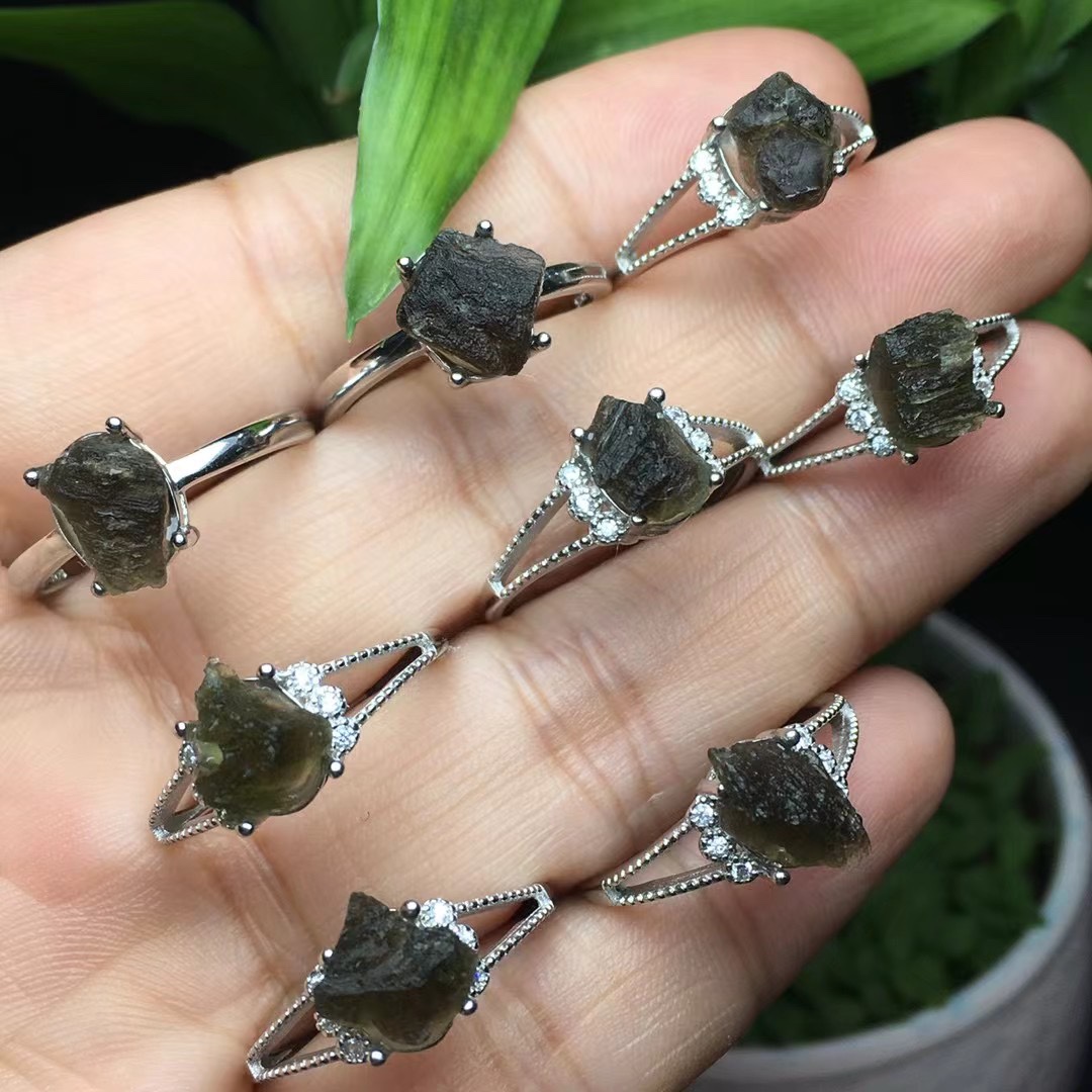 天然捷克陨石戒指s925银镶嵌-阿里巴巴