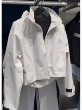 欧货爆款冷淡系白色立领短款外套女2024年早春小个子夹克运动上衣
