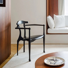 简约轻奢风实木餐椅设计师创意复古靠背椅北欧小户型家用扶手椅