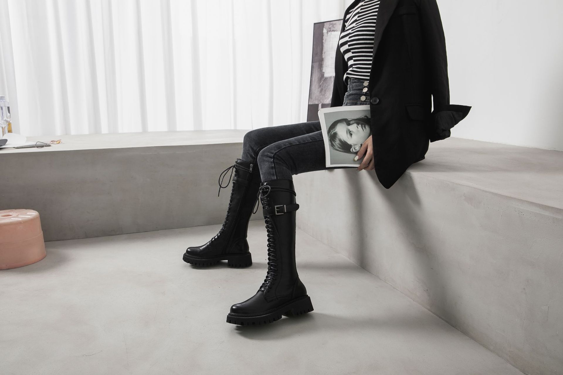 秋冬新款高筒骑士靴女英伦风系带帅气机车长靴网红厚底长筒军靴