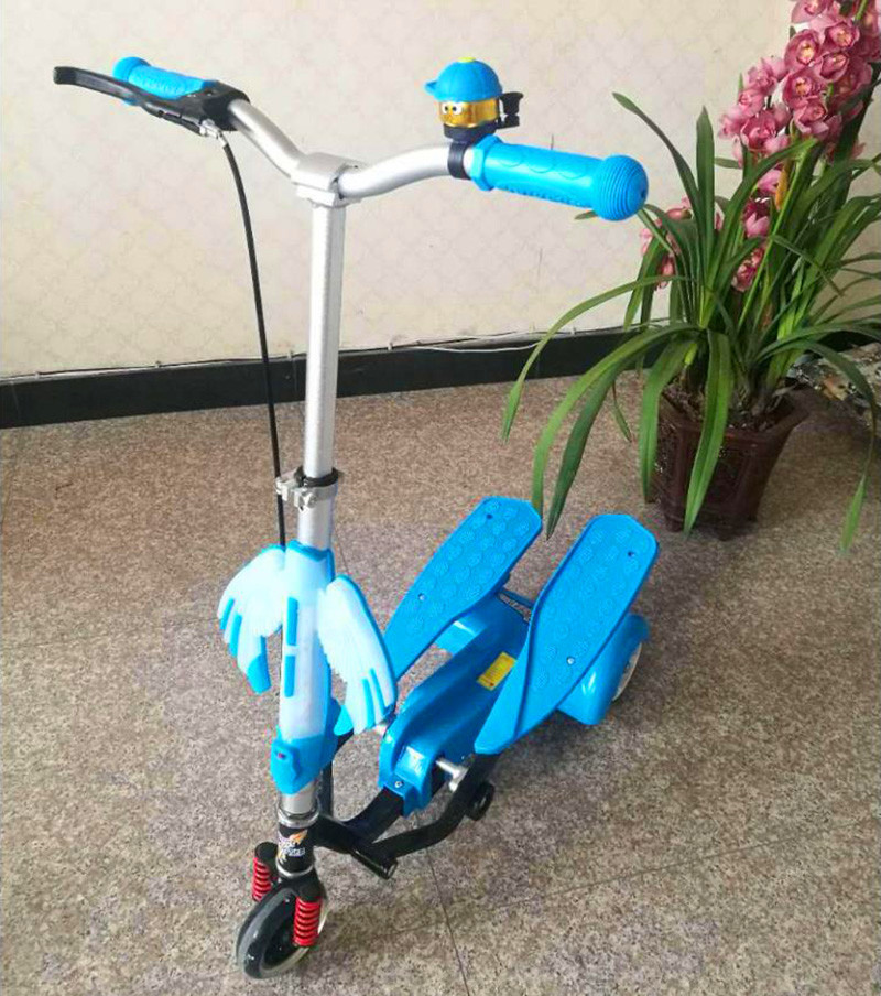 新款双踏车踏板车 儿童音乐闪光滑板车 三轮双翼车