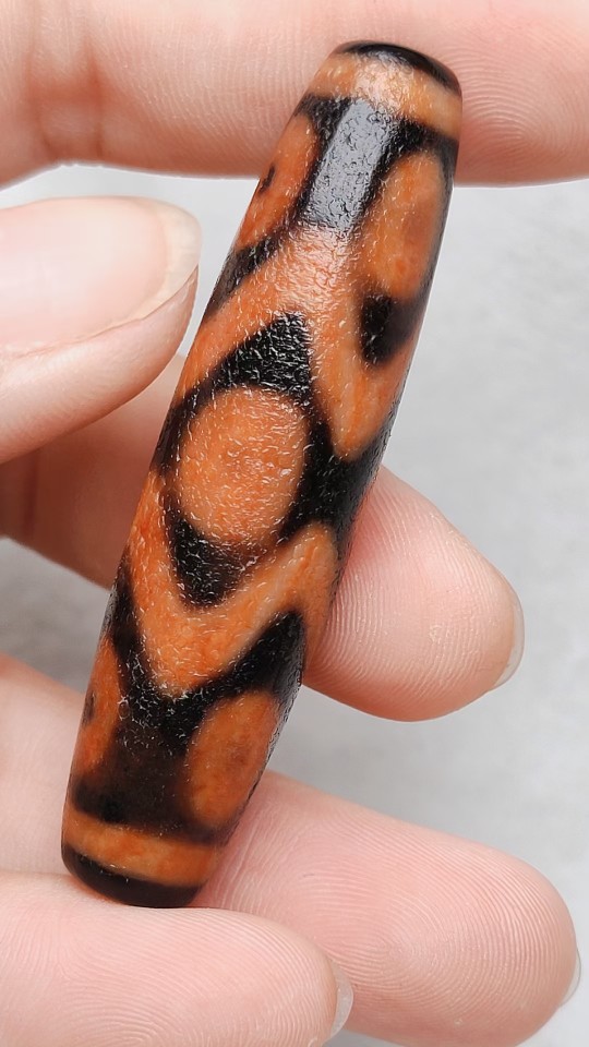 藏区老料朱砂龙鳞纹古法措丝金刚水纹九眼天珠桔皮风化清晰包浆a