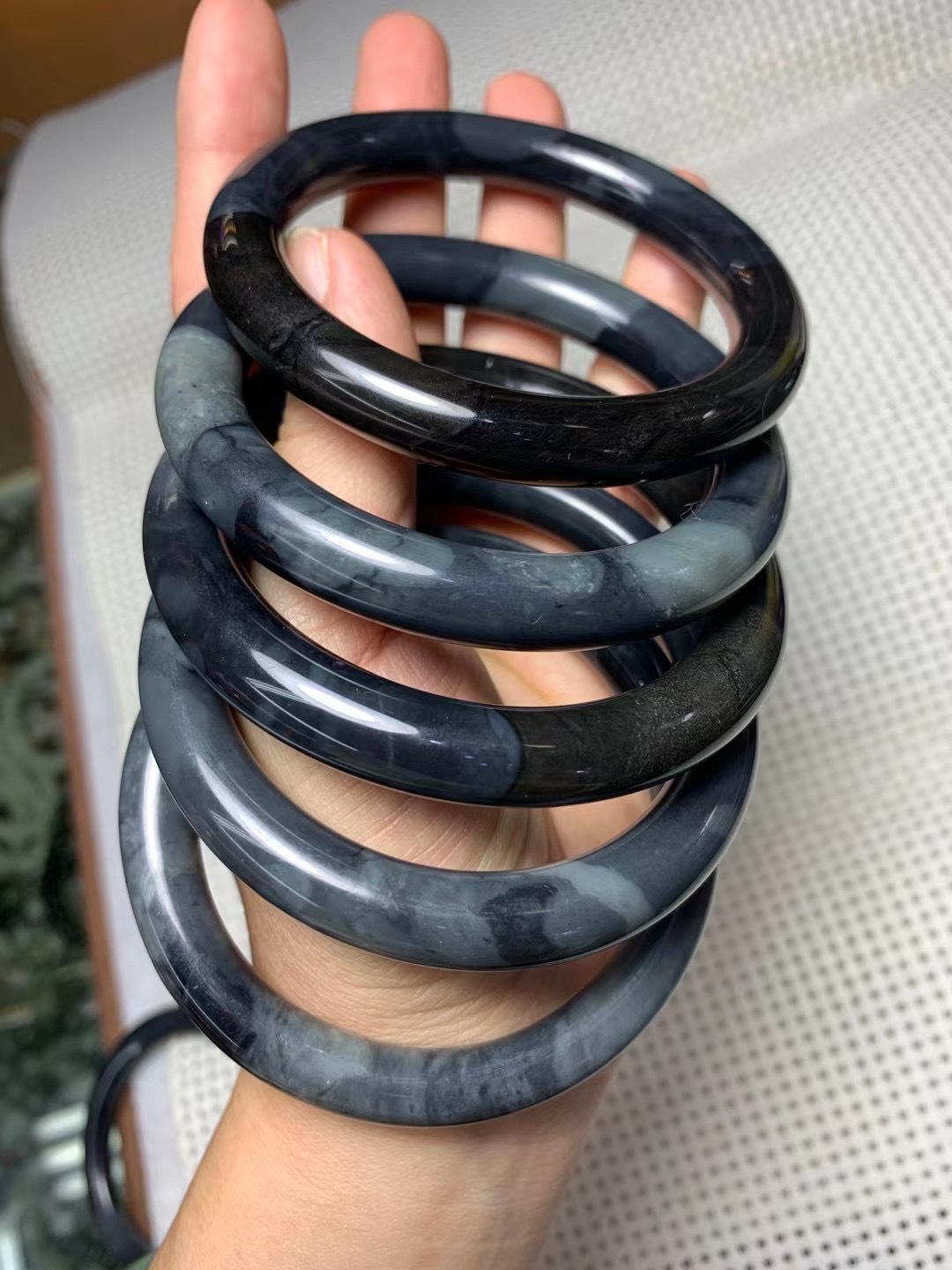 可塘厂家批发 碧玉手镯 和田玉烟紫青花圆条手镯 实物拍摄-阿里巴巴