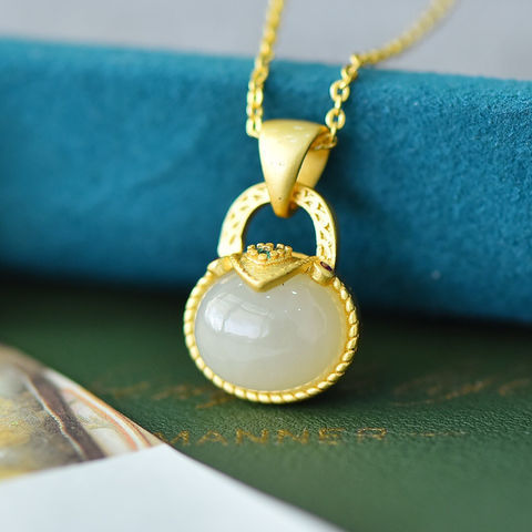 纯银镶嵌和田玉白玉蛋面吊坠时尚气质女款小手提包个性挂坠项链