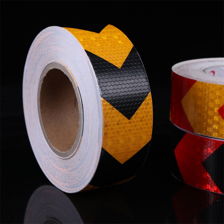 厂家批发黄黑夜间警示胶带 反光条警戒线胶带 公路道路标识车贴