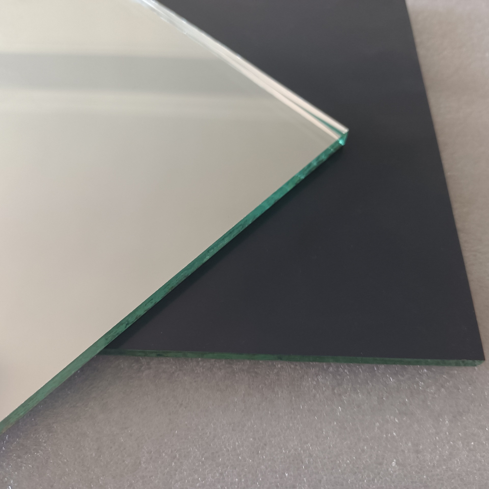 6mm透明健身房钢化镜子磨边打孔 5mm钢化镜面卫浴防水镜子原片