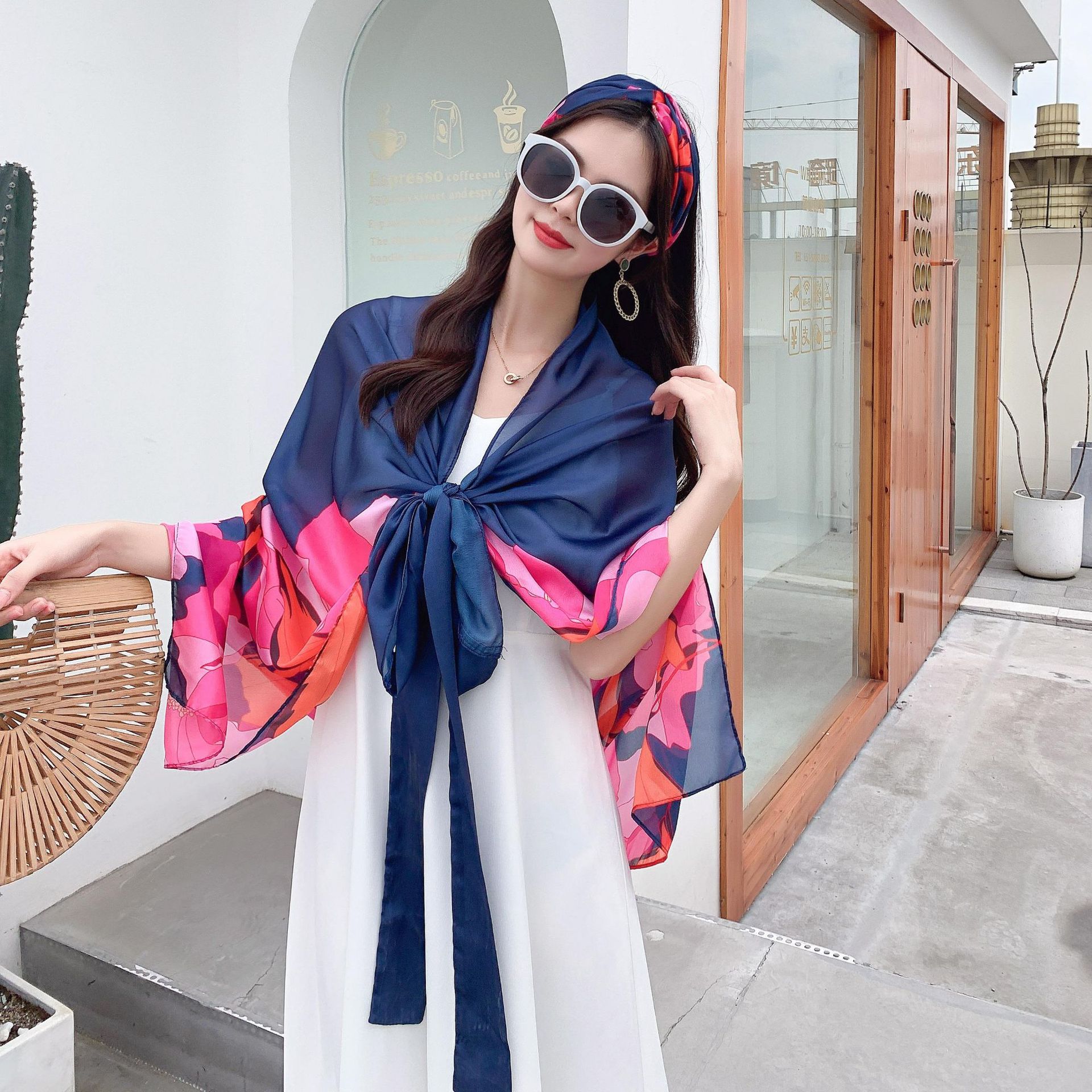 夏季藏蓝梨花印花丝巾现货气质女装饰旅行防晒衣系列领巾发带春季