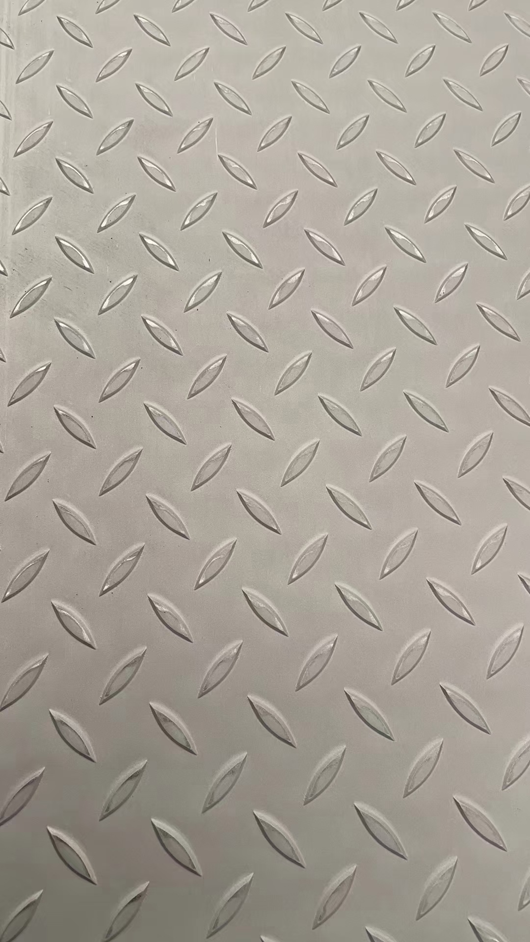 江苏无锡 304不锈钢花纹防滑板现货销售 压花板 冲花板 防滑板