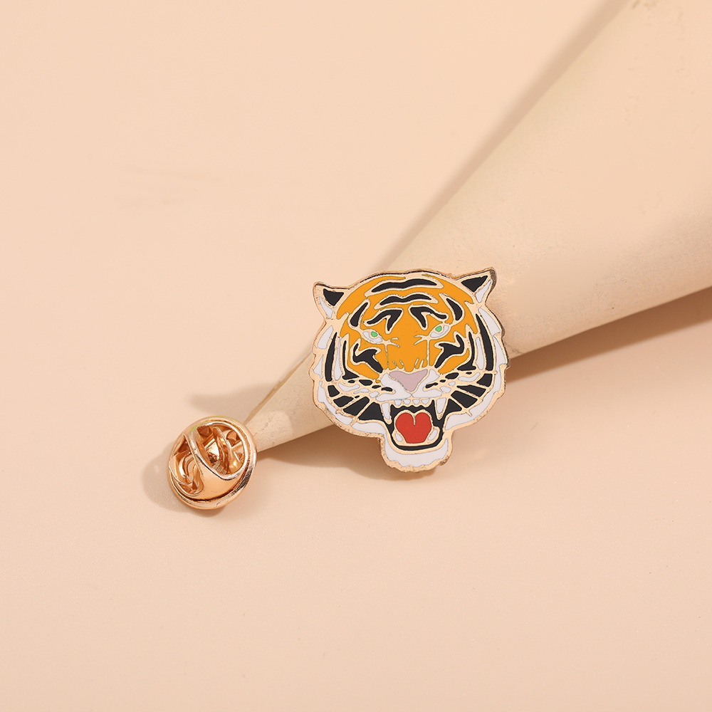 卡通动物老虎胸针 流行可爱胸章 珐琅金属画油徽章 烤漆工艺