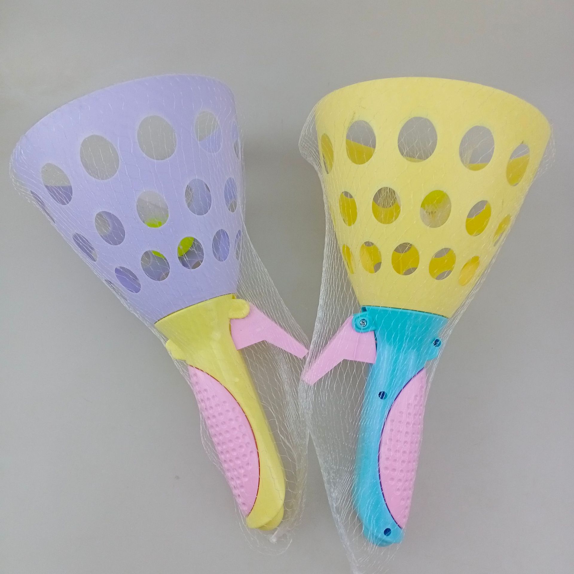 2元批发 儿童玩具 按压式 网兜枪 球枪 塑料玩具带绳枪 网篮枪