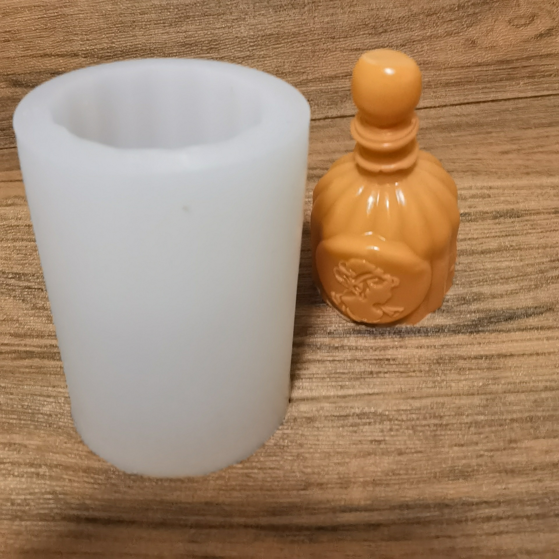 立体香水瓶造型蜡烛制作工具 石膏慕斯巧克力模具 树脂工艺品模具