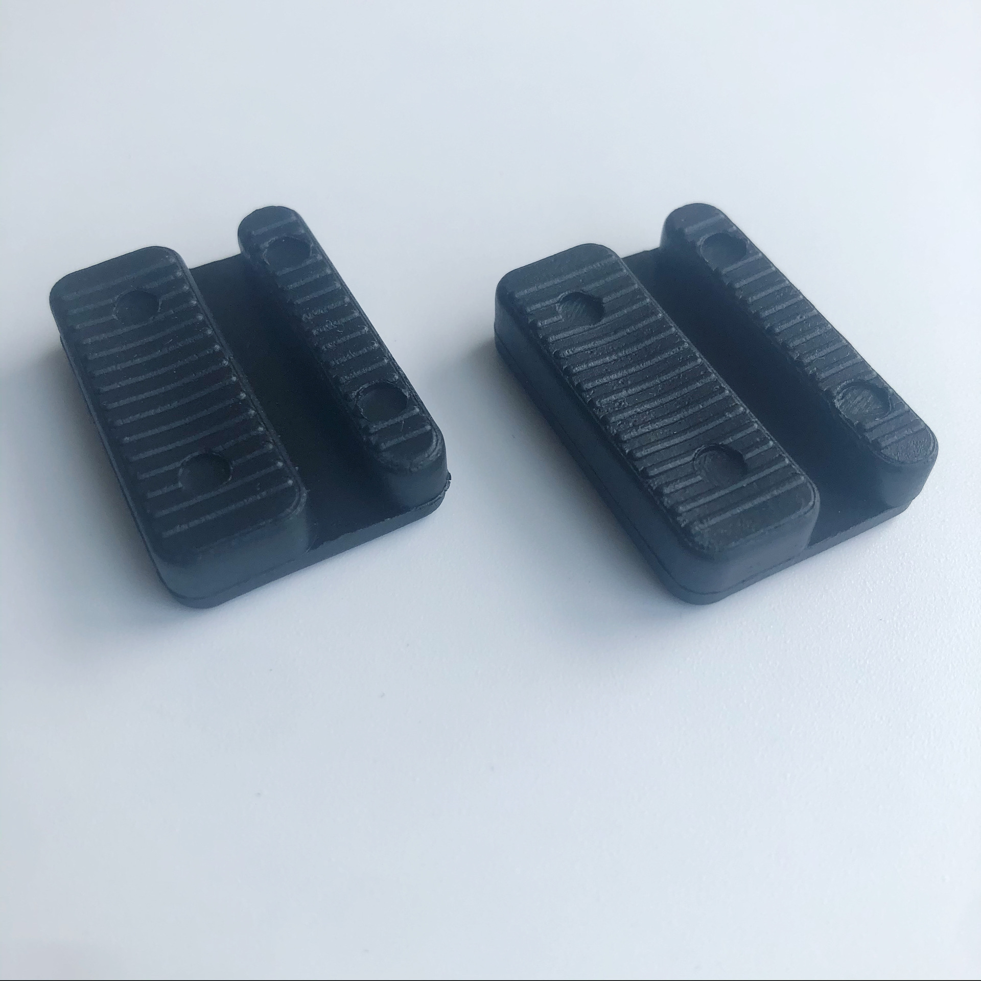 8mm玻璃垫块 断桥门窗玻璃垫块 两玻垫块 带槽玻璃垫块 塑料垫片