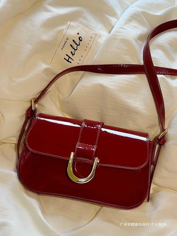 感包包女2024新款法棍包复古手提腋下包洋气少女单肩斜挎小包