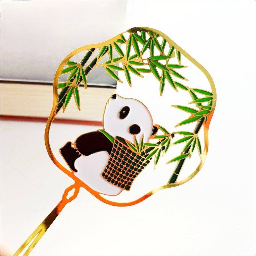 吊坠文艺礼物中国风文创四川成都纪念品可爱镂空金属熊猫书签批发