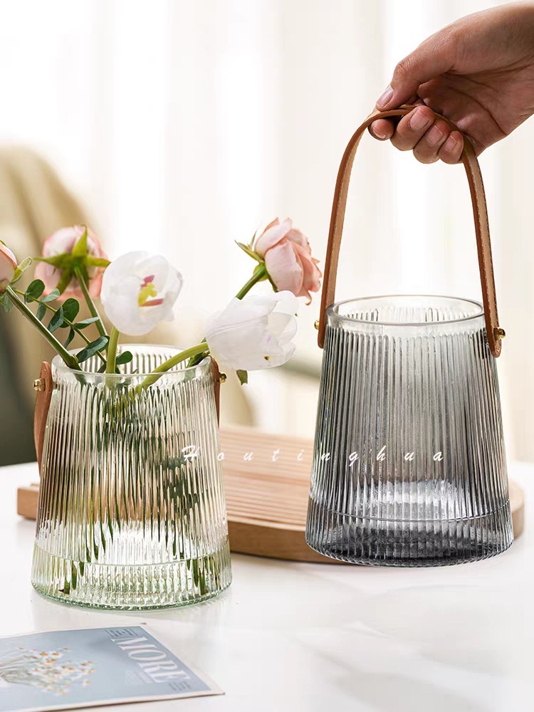 Simple and Light Luxury Glass Vase