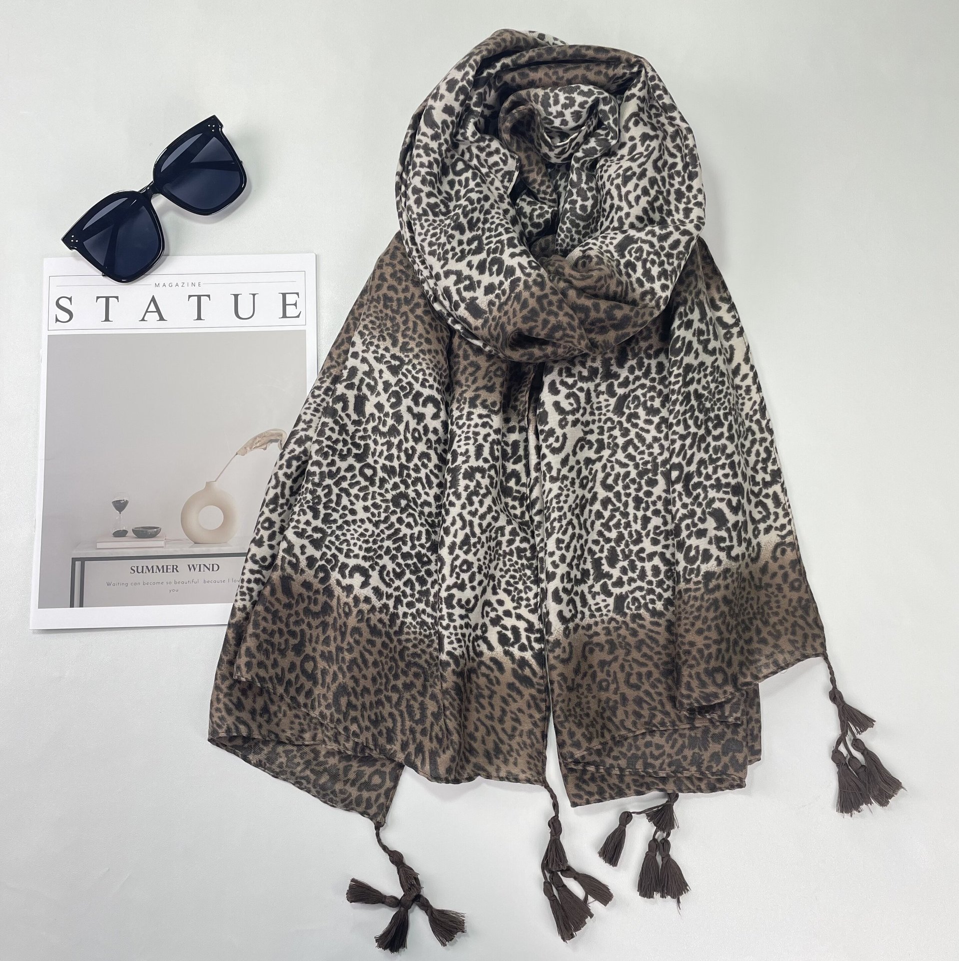 豹纹印花流苏围巾复古时尚百搭旅游防晒披肩女丝巾沙滩巾棉麻手感
