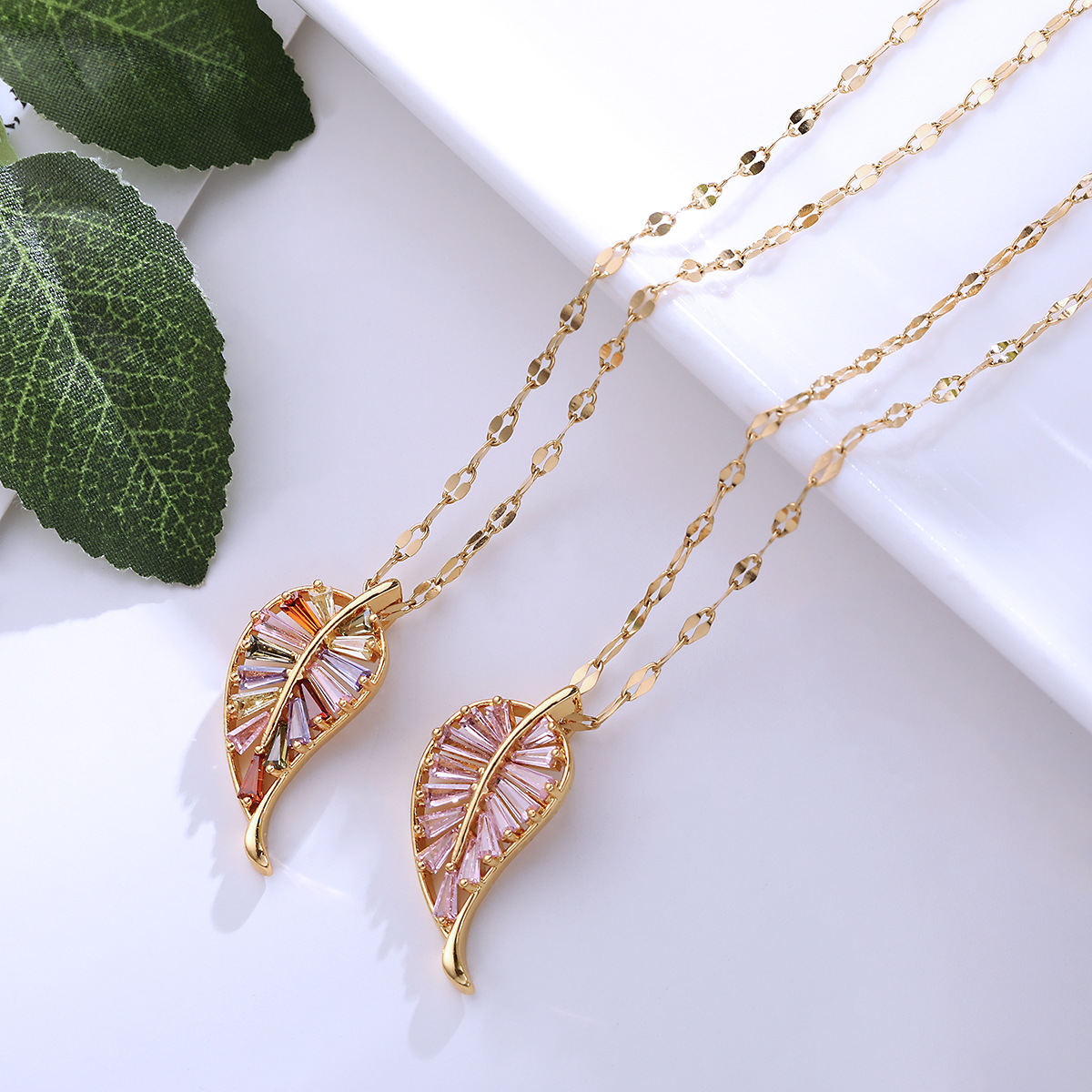 钛钢饰品树叶项链女潮流气质简约女生潮网红森系吊坠学生锁骨链