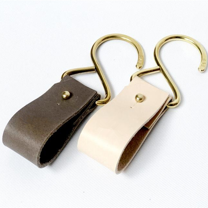 跨境野营户外皮革吊绳扣 厨房锅瓢挂钩钥匙扣 便携金属三角置物架