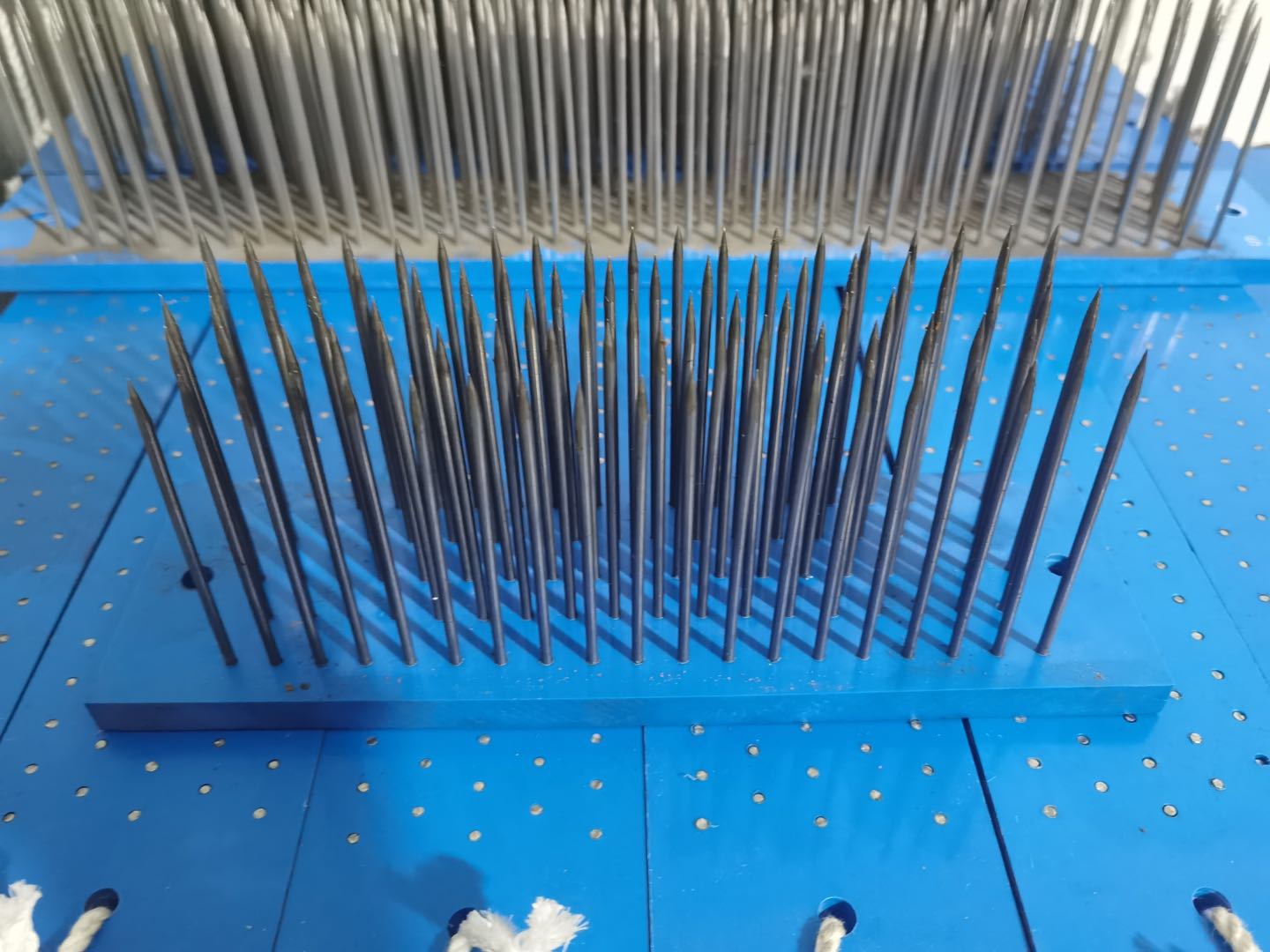 假发梳理工具拉毛用耙子不锈钢尖钉长齿钉板大号梳理尖齿钉梳板